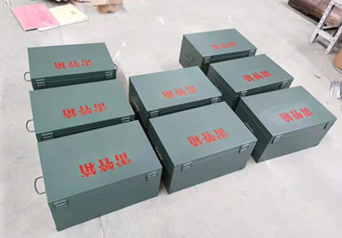 左贡炸药箱和雷管箱一般是怎么存放的？